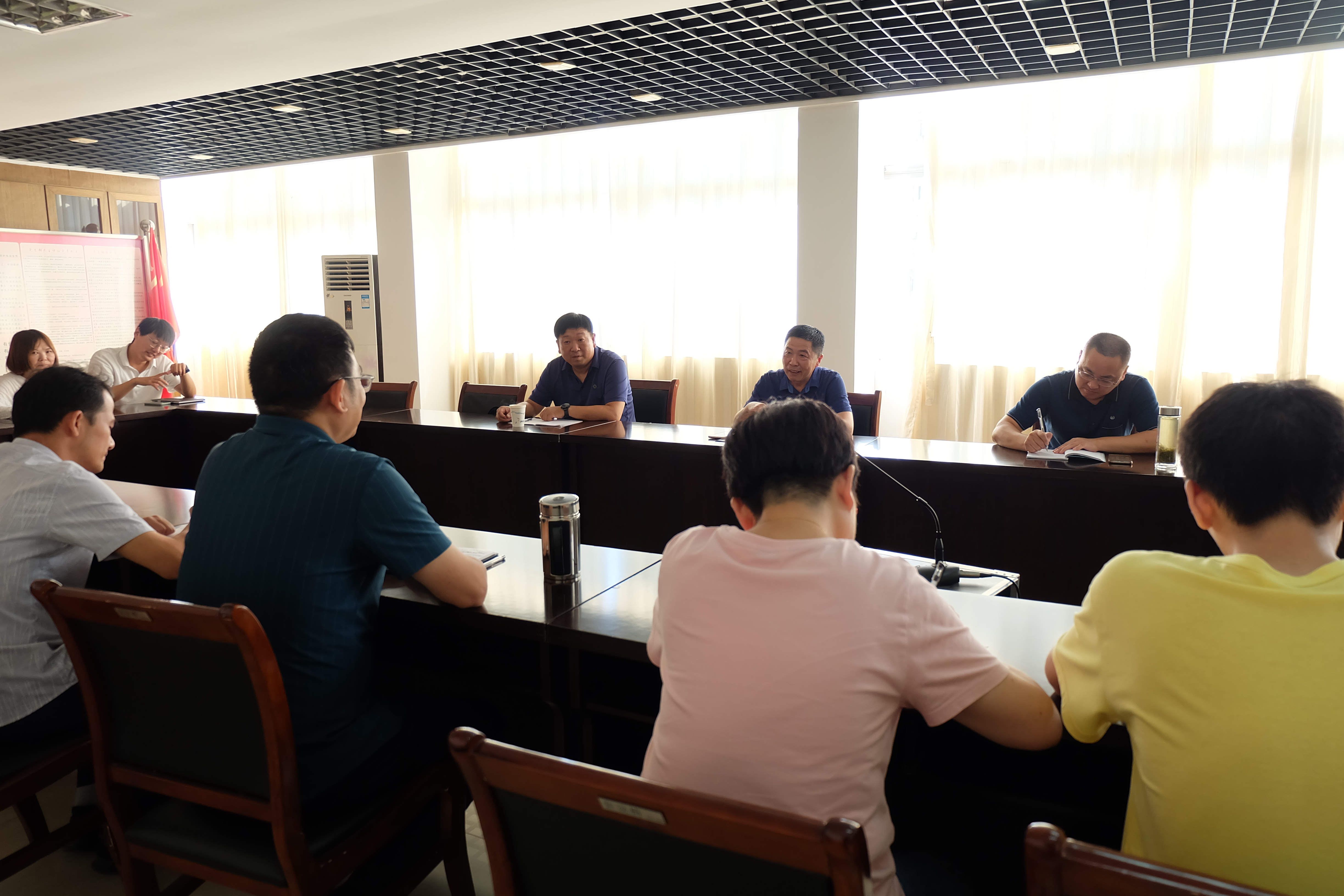 安慶市交通運(yùn)輸綜合行政執(zhí)法支隊領(lǐng)導(dǎo)到公司指導(dǎo)工作