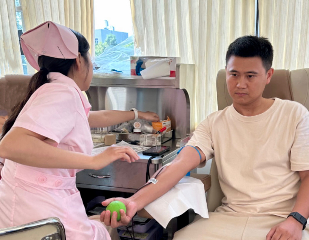 無(wú)償獻(xiàn)血，讓愛(ài)傳遞